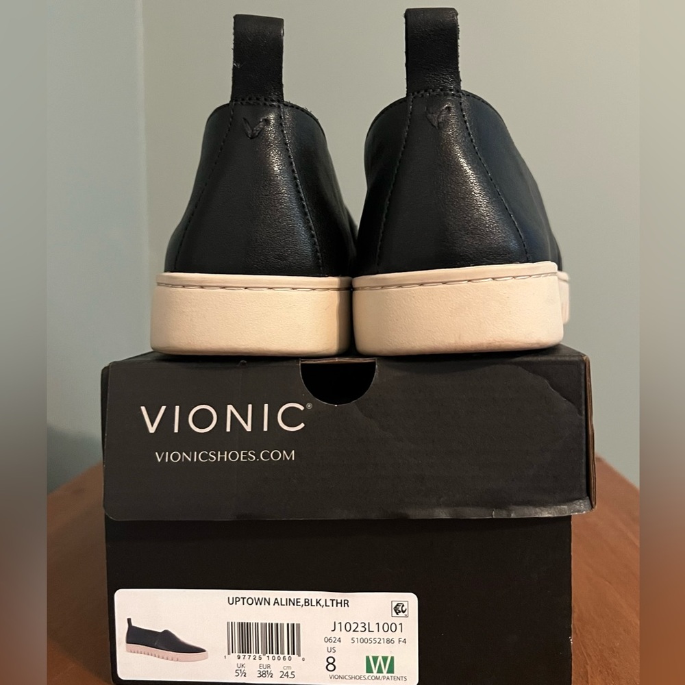 Vionic Women’s Black Leather Uptown A-Line Loafers